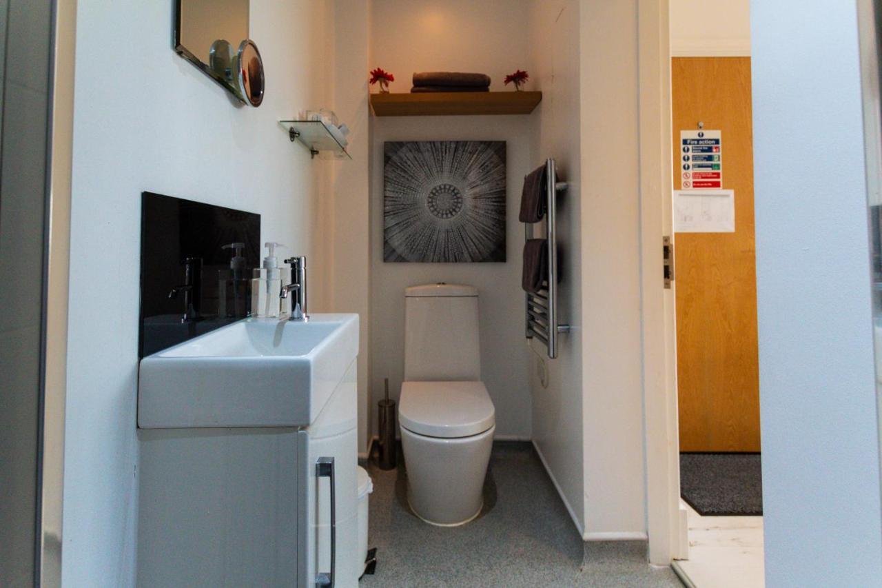 Domus House Studio Apartments In Chester City Centre With Free Parking By Rework Accommodation Экстерьер фото