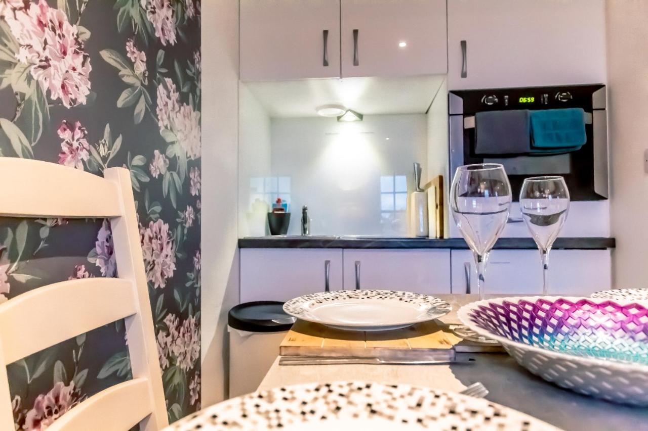 Domus House Studio Apartments In Chester City Centre With Free Parking By Rework Accommodation Экстерьер фото